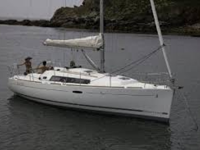 Sailboat hire in Arzon - Bénéteau Oceanis 34
