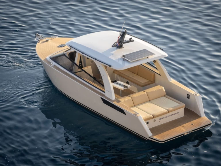 Motorboat to hire Split at the best price