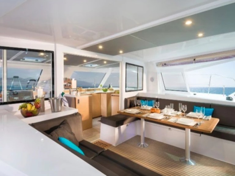 Charter a 8 NAUTITECH 40 in Ajaccio on Samboat
