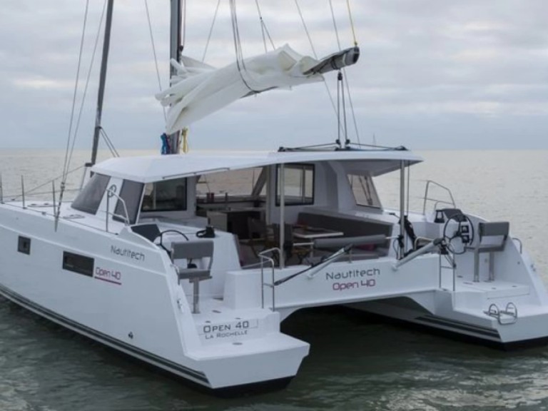 Catamaran to hire Ajaccio at the best price