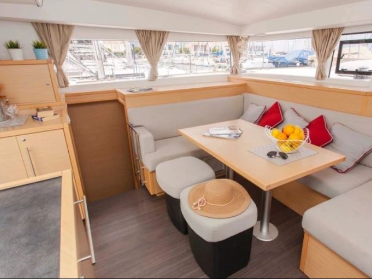 Yacht hire Ajaccio cheap Lagoon 400