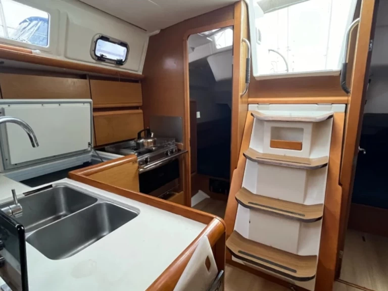 Hire a Jeanneau Sun Odyssey 379 Dl La Rochelle