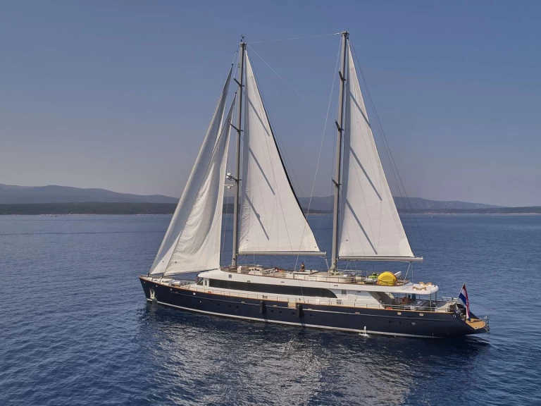 Luxury Yacht hire in Croatia - Custom Dalmatino