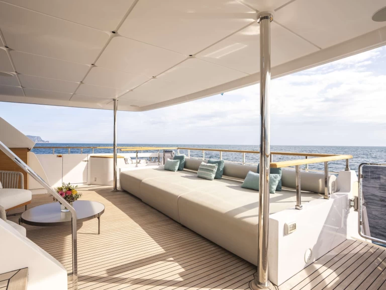 Hire Luxury Yacht with or without skipper Custom Line Imperia