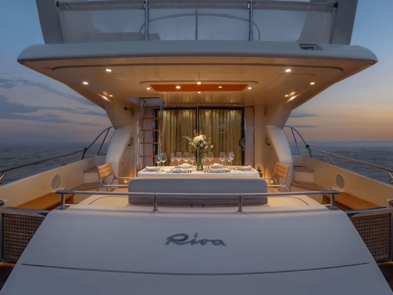 Charter a Riva ETERNO in Greece on Samboat