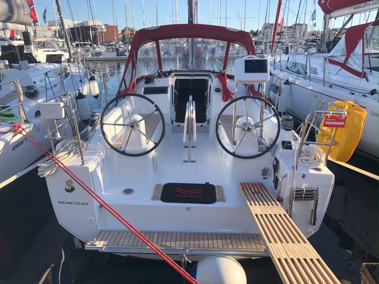 Sailboat to hire Split at the best price