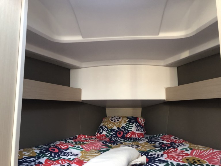 Yacht charter Split - Bénéteau Oceanis 30.1 on SamBoat