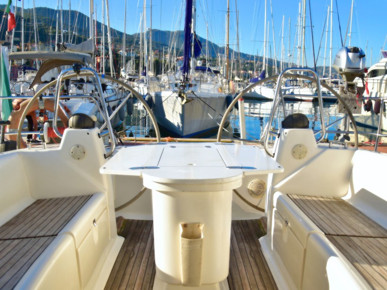 Sailboat to hire Castiglioncello at the best price