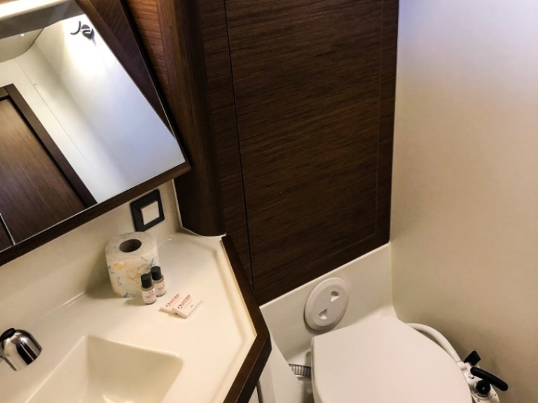 Yacht hire Pomer cheap Oceanis 46.1