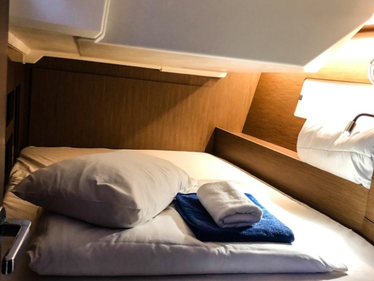 Hire Sailboat Bénéteau with a boat licence