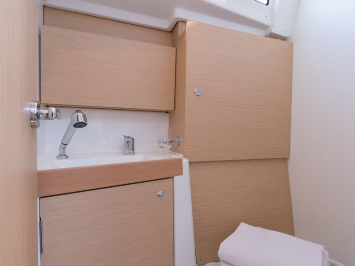 Hire a Bénéteau Océanis 38.1 Performance Dubrovnik