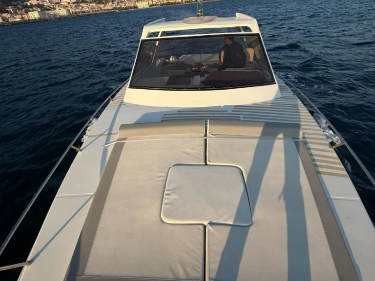 Charter a Ferretti Altura 36 in Salerno on Samboat