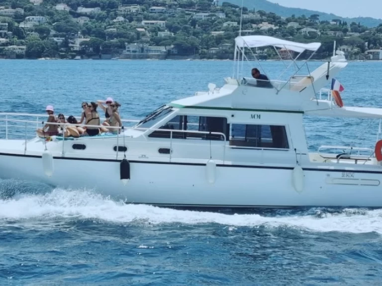 Hire Luxury Yacht with or without skipper ACM Saint-Tropez