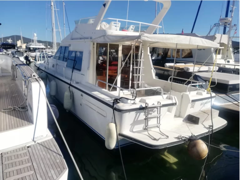 Hire Luxury Yacht with or without skipper ACM Saint-Tropez