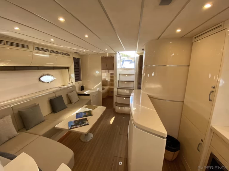 Yacht hire Saint-Tropez cheap 52S