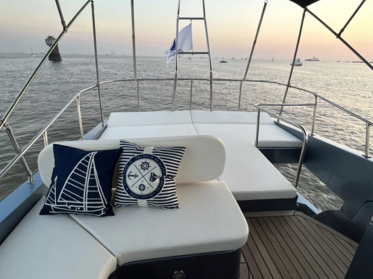 Yacht charter Mumbai - Custom Made 47 on SamBoat