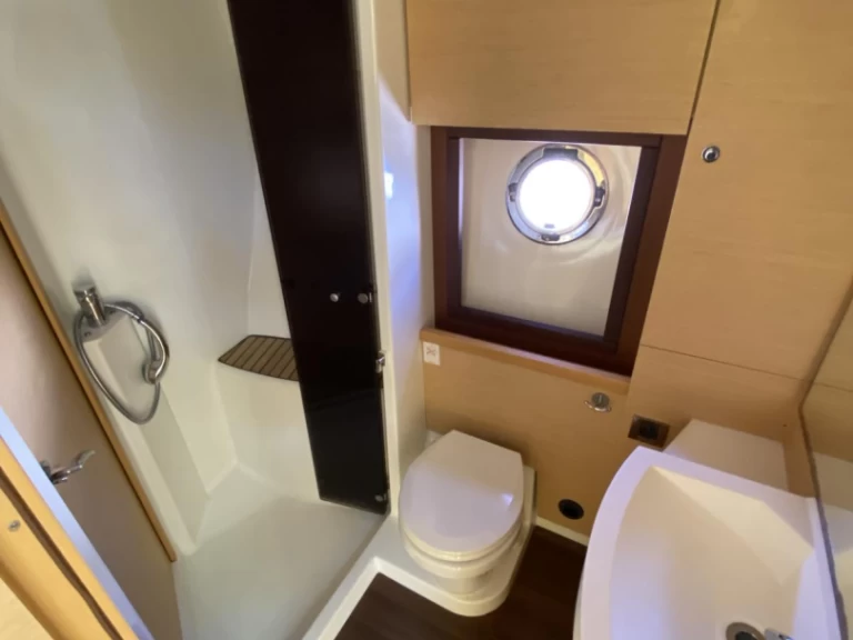 Motorboat to hire Port Fréjus at the best price