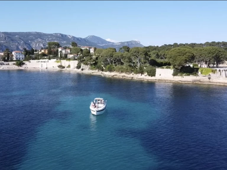 Motorboat to hire Beaulieu-sur-Mer at the best price