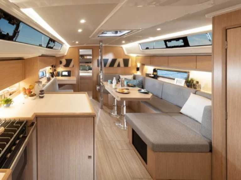 Sailboat hire in Kiáto - Bavaria Bavaria C42