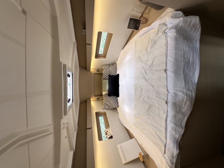 Charter a Bénéteau Oceanis 37.1 in Castiglioncello on Samboat