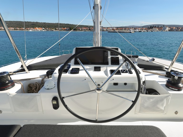 Charter a Lagoon Lagoon 51 in Sukošan on Samboat