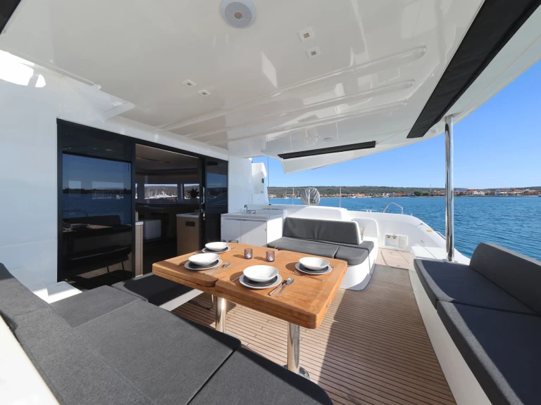 Hire Catamaran with or without skipper Lagoon Sukošan