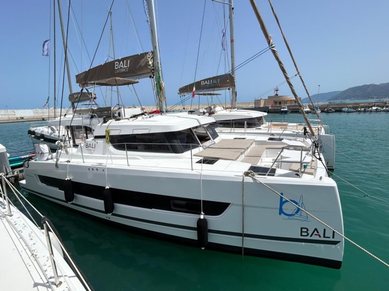 Catamaran to hire Capo d'Orlando at the best price