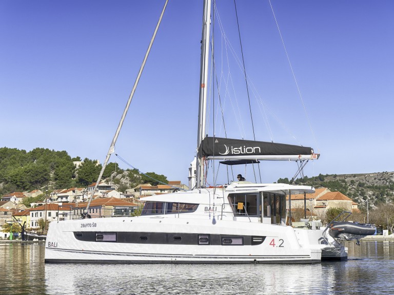 Hire a Bali Bali 4.2 Skradin