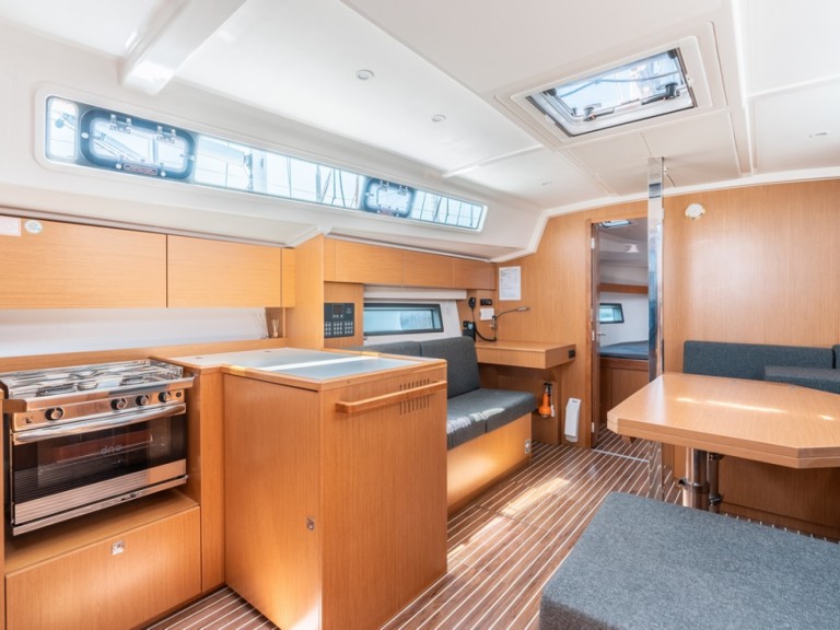 Sailboat hire in Rhodes (City) - Bavaria Bavaria C42