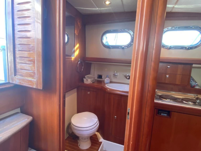 Motorboat to hire Salerno at the best price