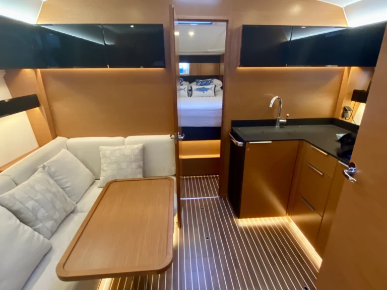 Motorboat to hire Nice at the best price