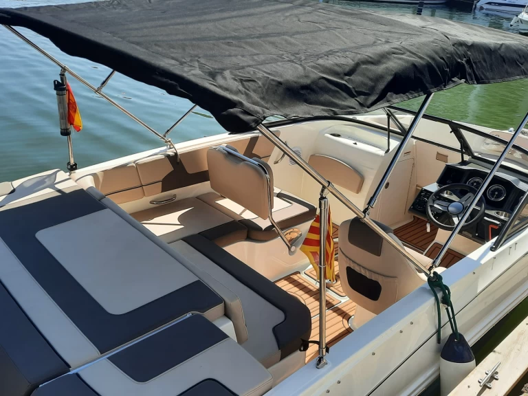 Hire a Bayliner VR5 OB Empuriabrava