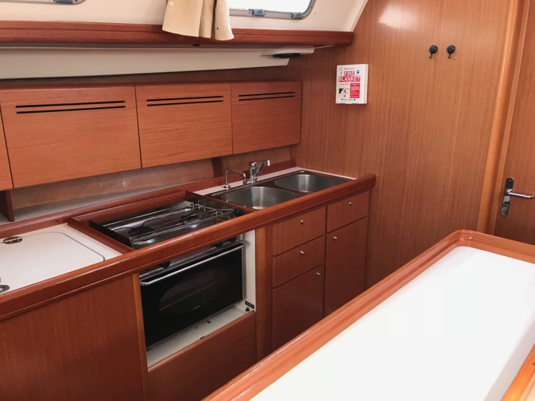 Yacht charter Corfu - Bénéteau Cyclades 50.5 on SamBoat