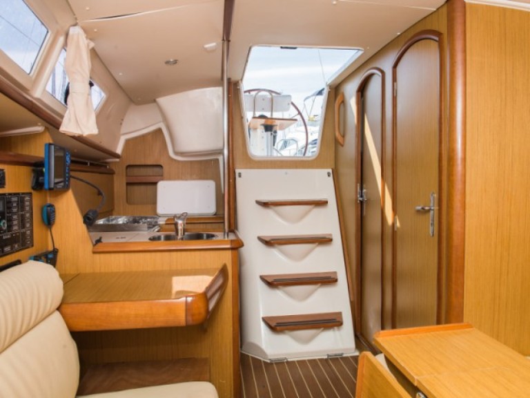 Jeanneau Sun Odyssey 32i charter bareboat or skippered in  Corfu