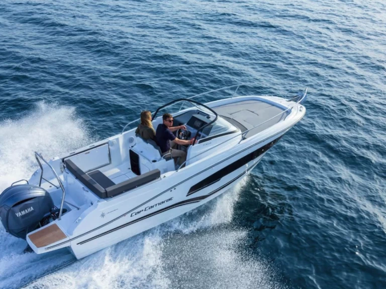 Hire Motorboat Jeanneau with a boat licence