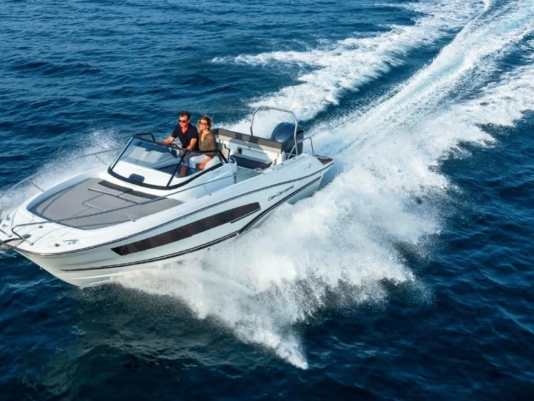 Yacht charter Marina de Palamós - Jeanneau cap camarat 7.5wa - serie 3 on SamBoat