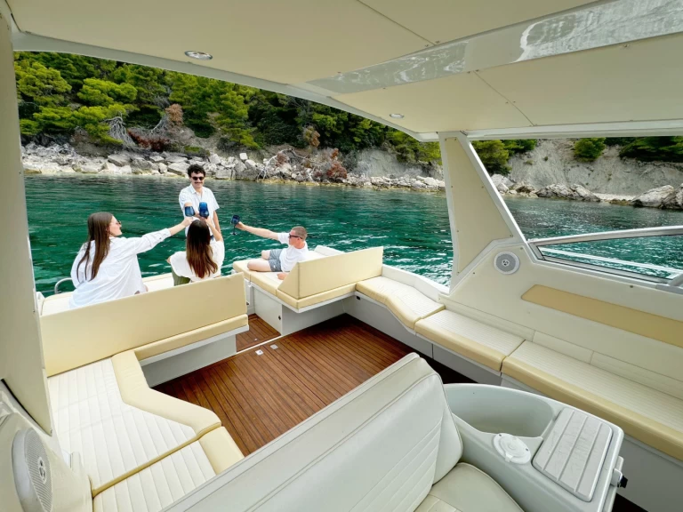 Yacht hire Hvar cheap Stamas 360 Express