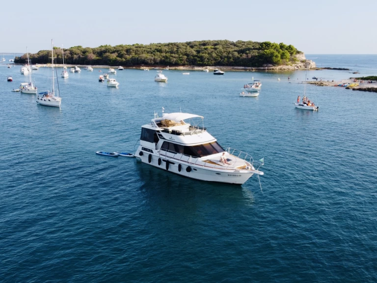 Yacht charter Pula - Edership Edership President 44 on SamBoat