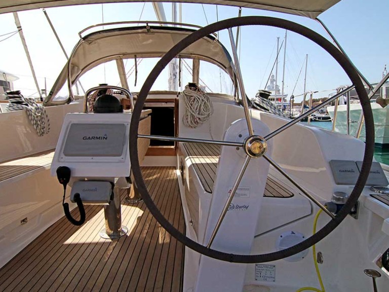 Hire Sailboat Bavaria with a boat licence