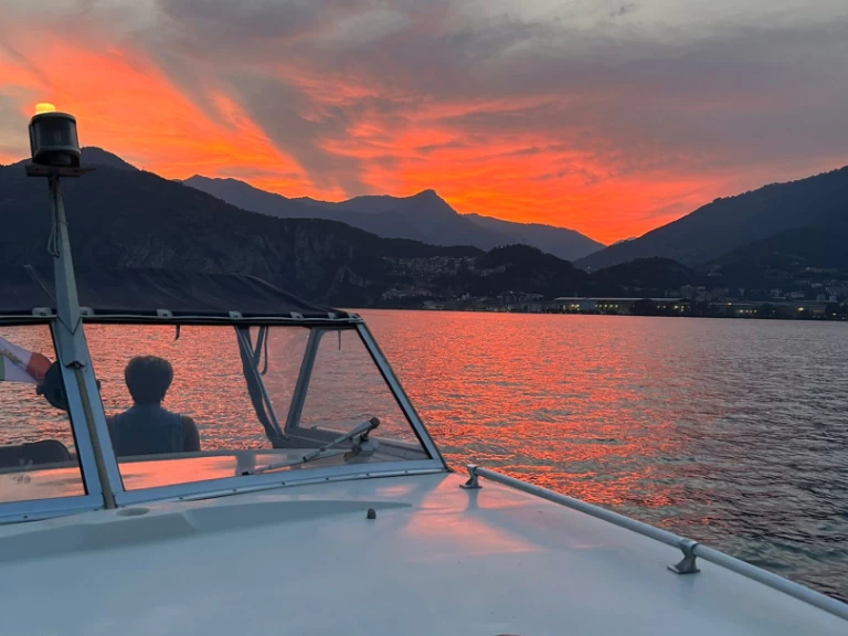 Charter a Nidelv 24 in Lovere on Samboat
