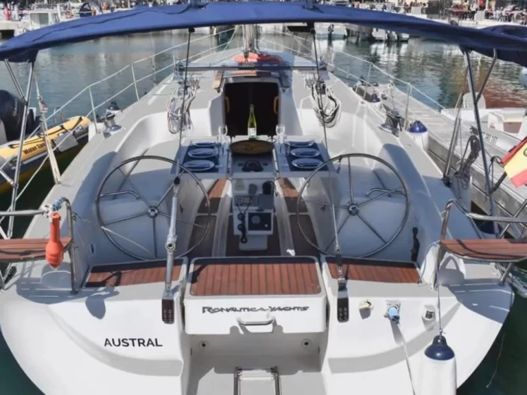 Hire Sailboat with or without skipper Ronautica Port de Santa Pola