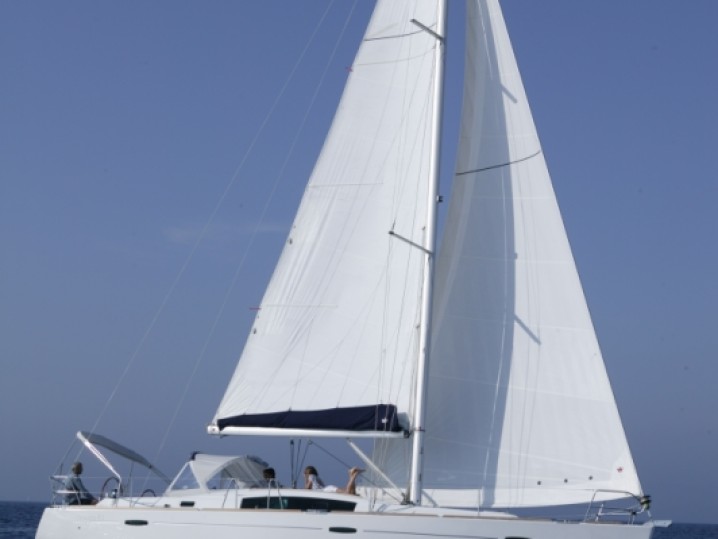 Hire a Bénéteau Oceanis 43 Corfu