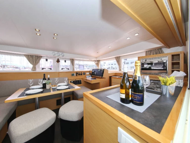 Catamaran to hire Betina at the best price