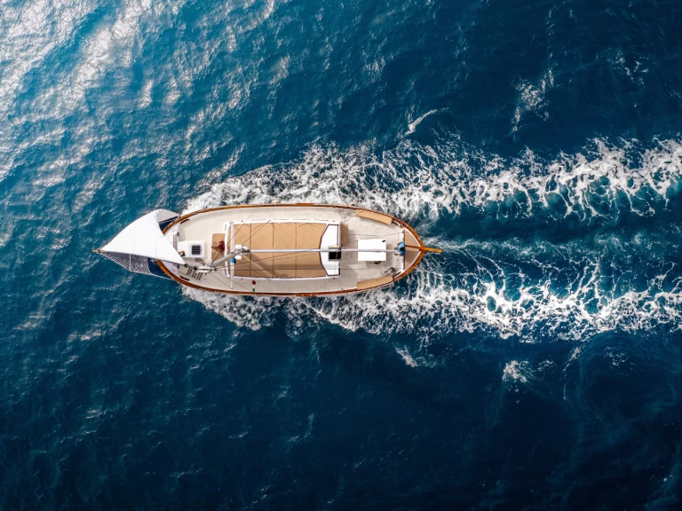 Hire Sailboat DOLCE VITA with a boat licence