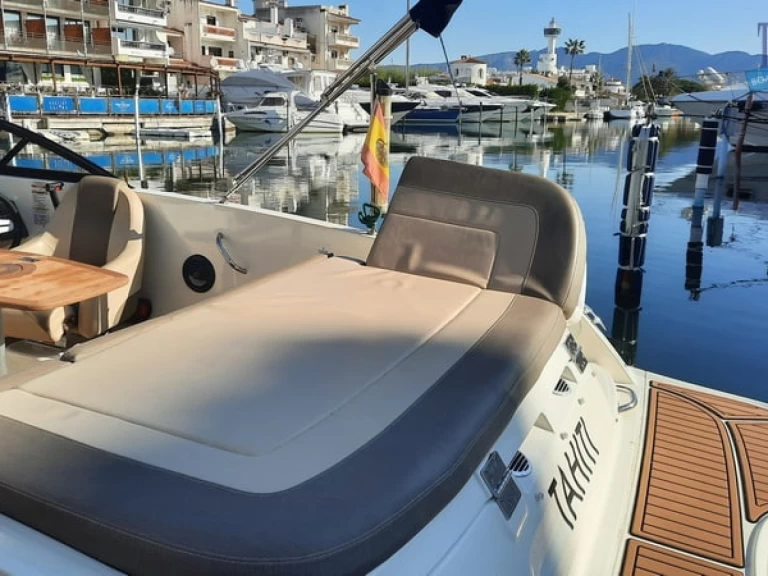 Motorboat to hire Empuriabrava at the best price