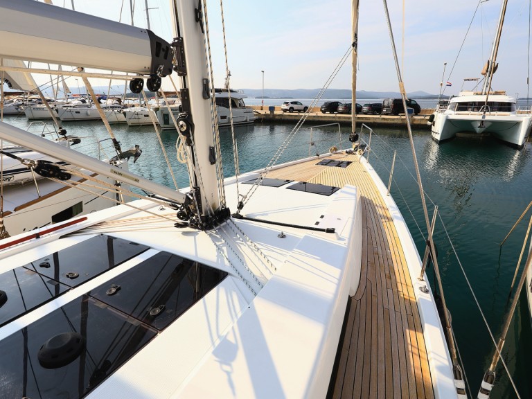 Yacht hire Sukošan cheap Hanse 458