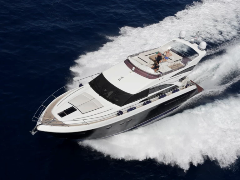 Yacht hire Saint-Tropez cheap 64