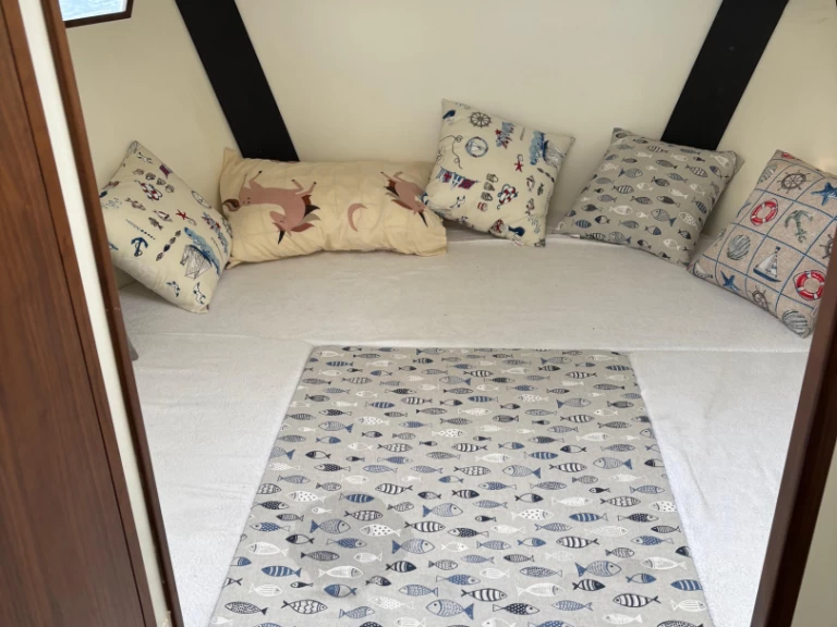 Hire Luxury Yacht with or without skipper Aliskaf37  Split