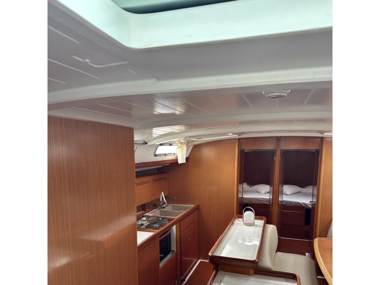 Sailboat hire in Alimos - Bénéteau Cyclades 50.5