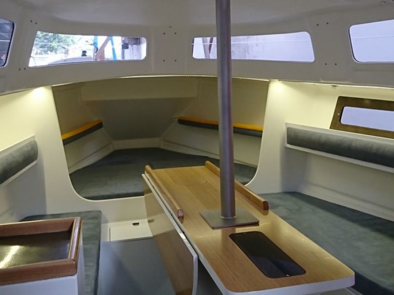 Sailboat to hire La Trinité-sur-Mer at the best price